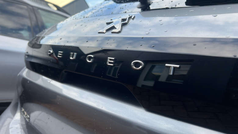 Peugeot 208 1.2 PureTech 100 Allure Premium 5dr Petrol Hatchback